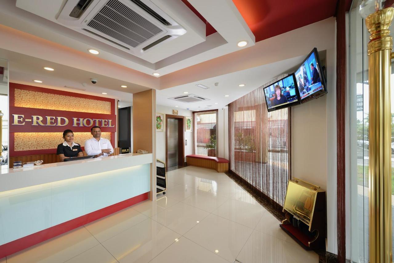 בוקיט מרטג'אם Ernes Hotel Bayu Mutiara מראה חיצוני תמונה