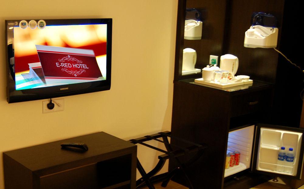 בוקיט מרטג'אם Ernes Hotel Bayu Mutiara מראה חיצוני תמונה