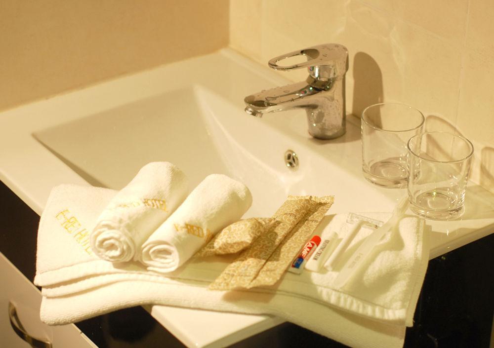 בוקיט מרטג'אם Ernes Hotel Bayu Mutiara מראה חיצוני תמונה