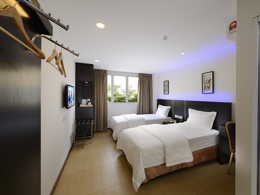בוקיט מרטג'אם Ernes Hotel Bayu Mutiara מראה חיצוני תמונה