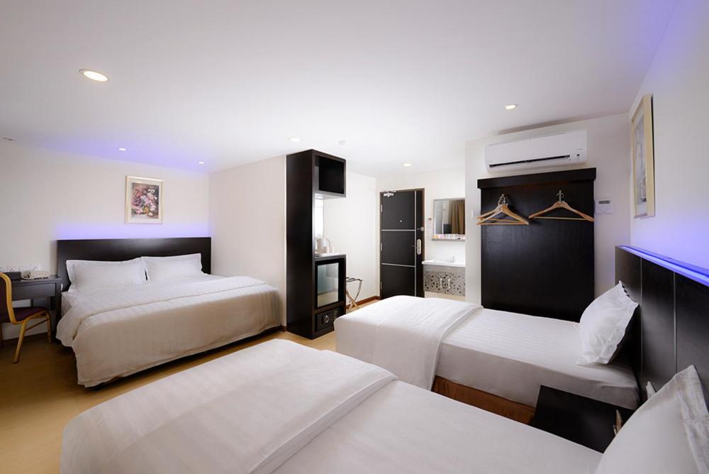 בוקיט מרטג'אם Ernes Hotel Bayu Mutiara מראה חיצוני תמונה