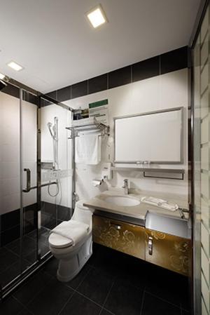 בוקיט מרטג'אם Ernes Hotel Bayu Mutiara מראה חיצוני תמונה
